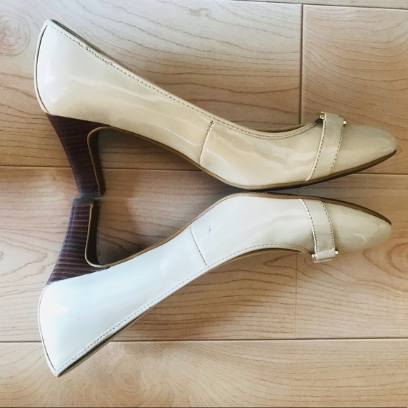 Beige Ralph Lauren patent leather heels - Picture 5 of 12